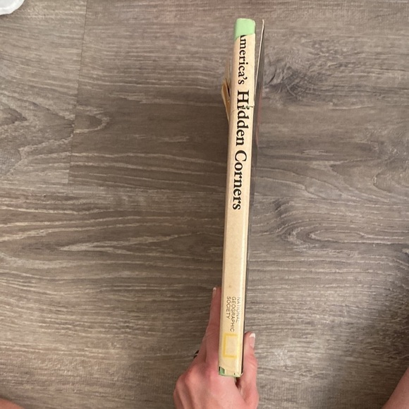 SEND OFFERS Antique National Geographic Hardcover, circa 1983 “Hidden Corners” - Picture 4 of 16